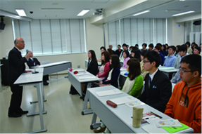 学部開校式における佐久間学部長の挨拶