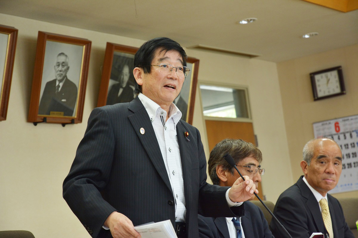 冒頭、冨岡文部科学政務官が「長崎とベトナムの交流を一層深めてほしい」とあいさつ