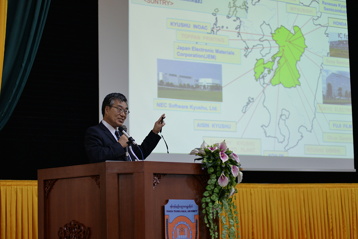 熊本大学　谷口学長の講演