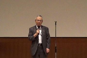 主催者を代表し謝意を述べる河野学長