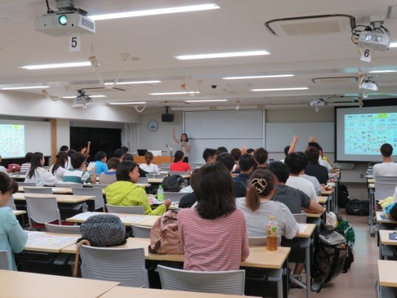 栄養に関するクイズ実施中