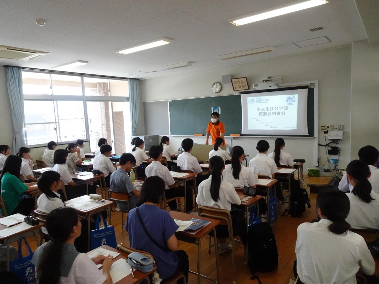 学部概要説明の様子