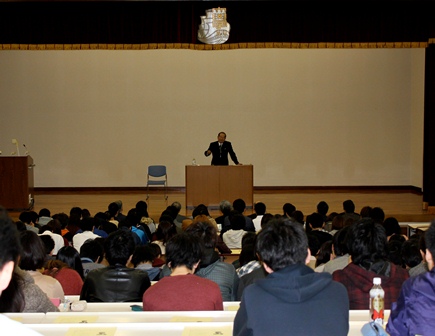 経済学部特別講演　福地茂雄氏