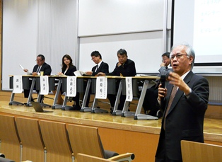 改革・改善の取り組みを熱く語る片峰学長