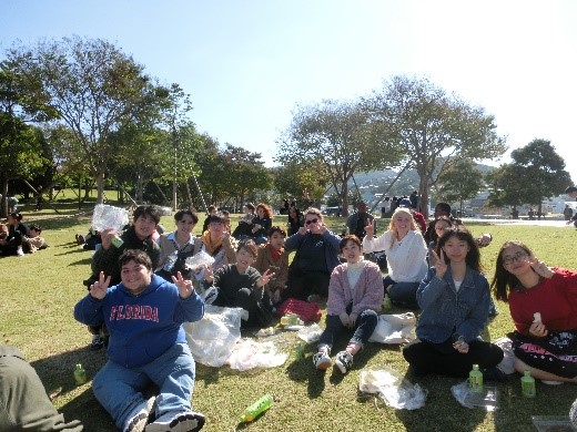 長崎水辺の森公園での昼食風景