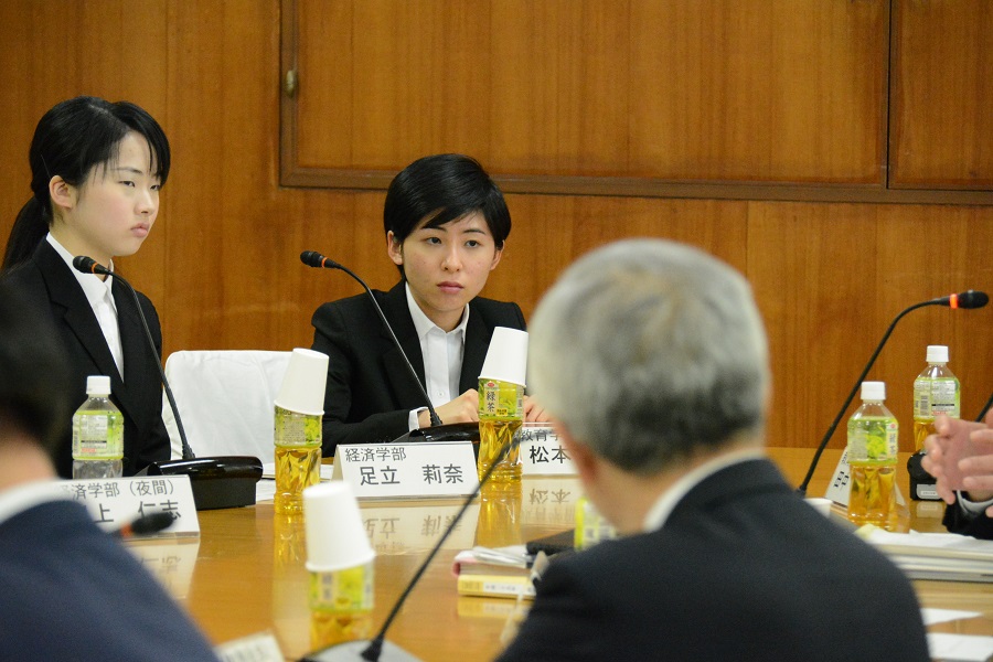 学長と卒業予定者との懇談会