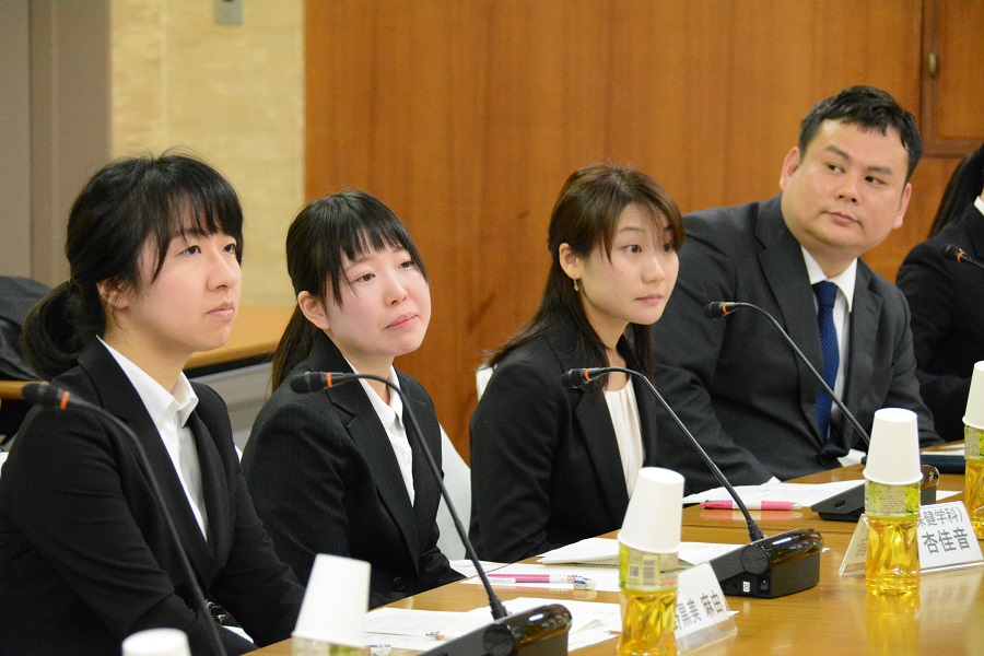 学長と卒業予定者との懇談会