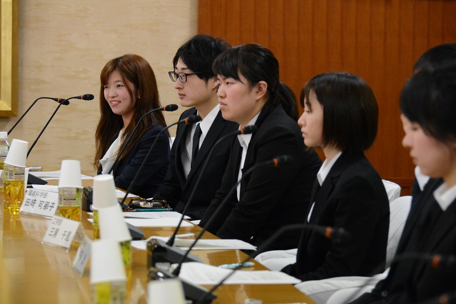 学長と卒業予定者との懇談会