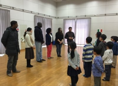 留学生から小学生への挨拶