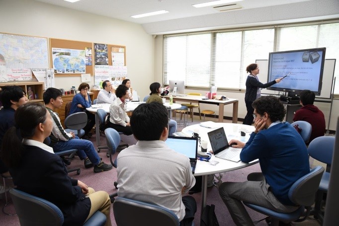 5月23日：経済学部での教職員対象の講義