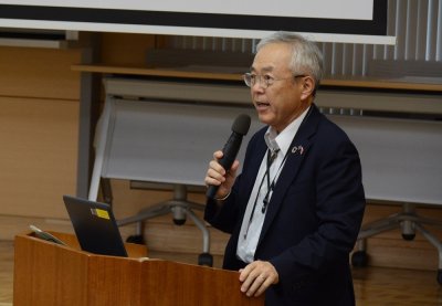 「健康宣言」を行う河野学長