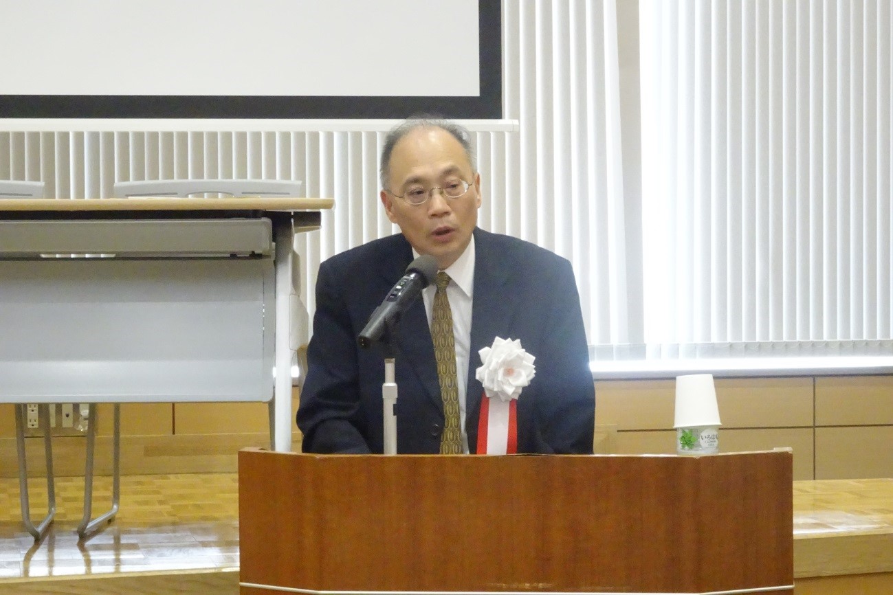 講演する呉密察 台湾国史館館長