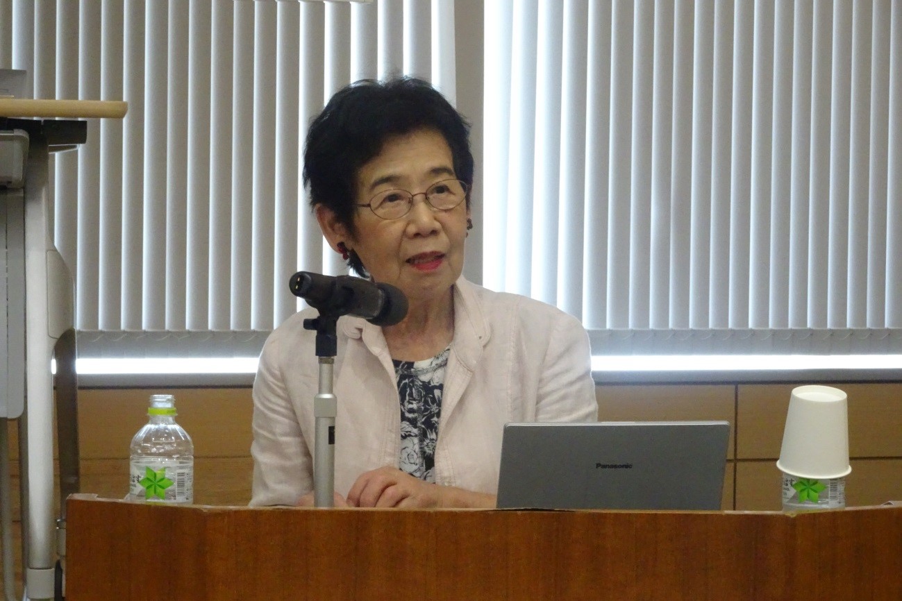 講演する毛里和子 早稲田大学名誉教授