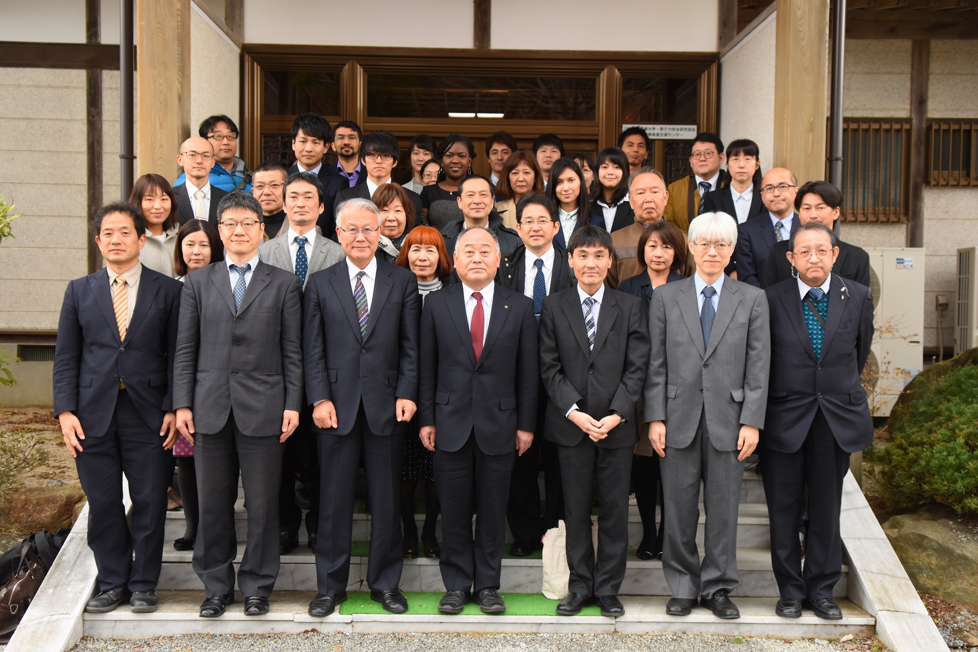 発表者・関係者による集合写真